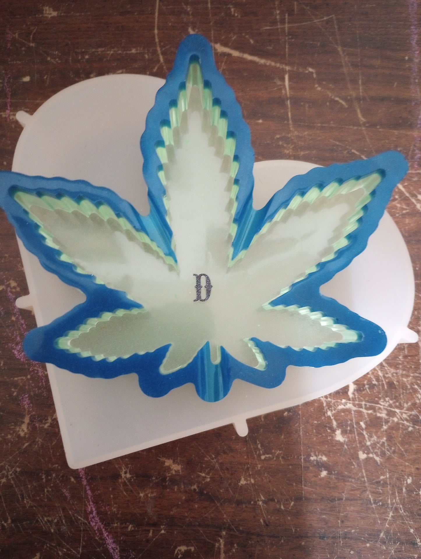 Glow in the dark ashtray