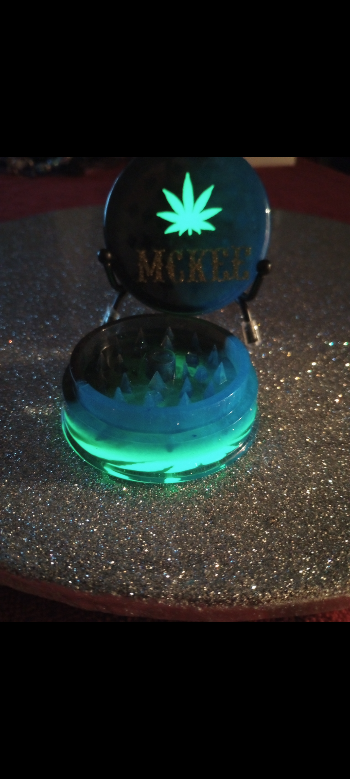 Glow in the dark grinder