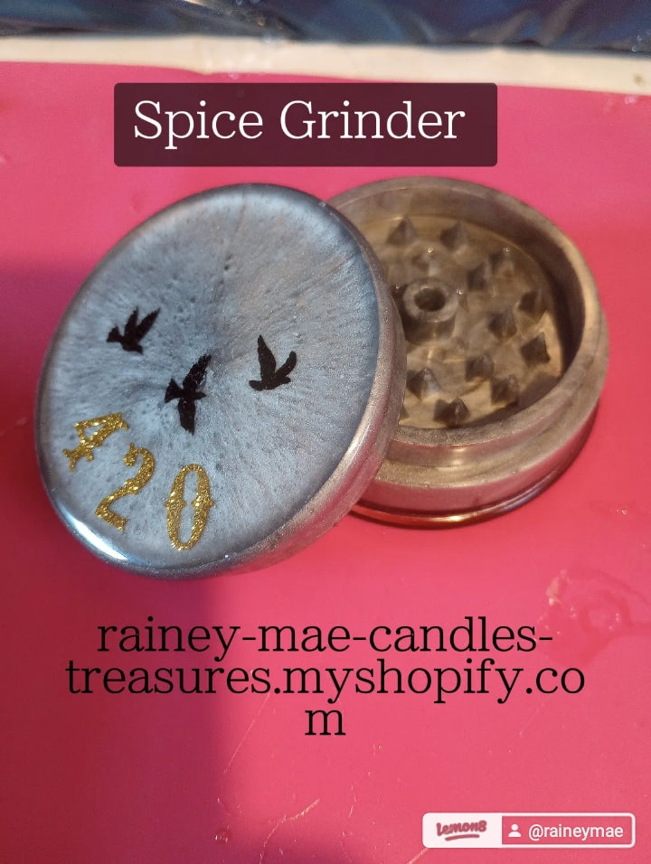 Spice grinder
